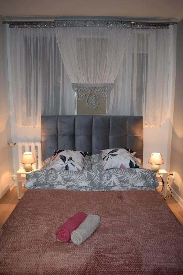 Apartament M-3 Centrum - 38M2 เชสโตฮอวา ภายนอก รูปภาพ