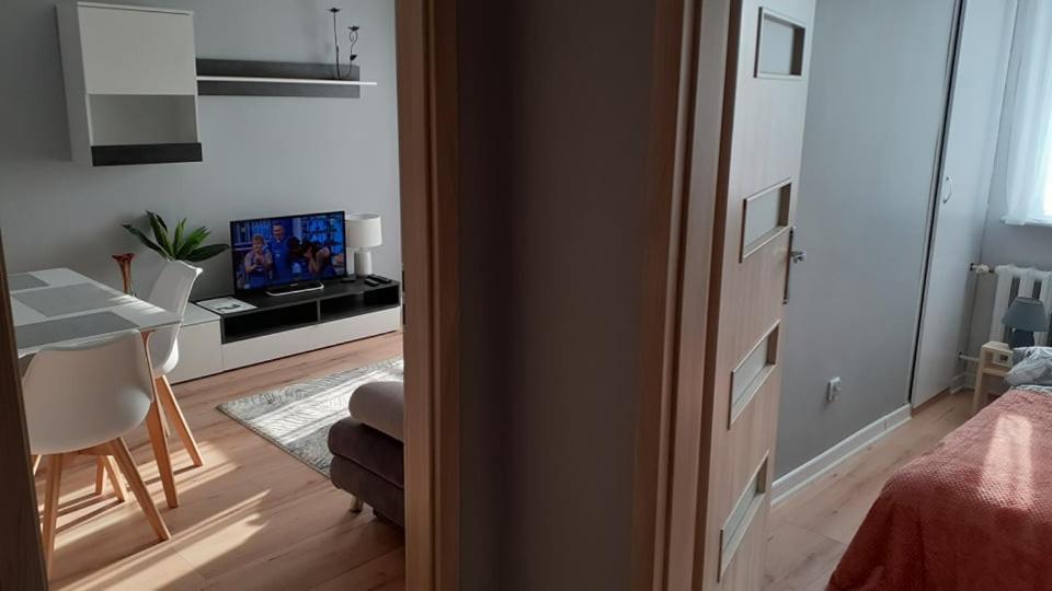 Apartament M-3 Centrum - 38M2 เชสโตฮอวา ภายนอก รูปภาพ