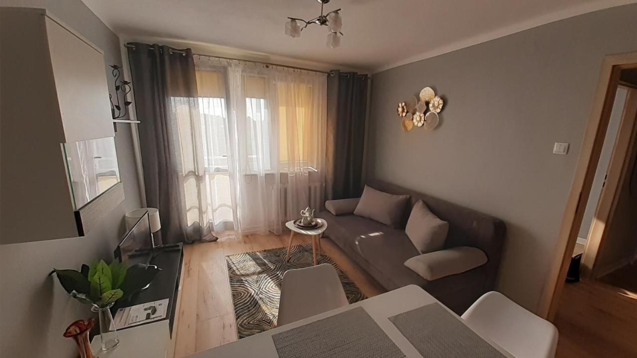 Apartament M-3 Centrum - 38M2 เชสโตฮอวา ภายนอก รูปภาพ
