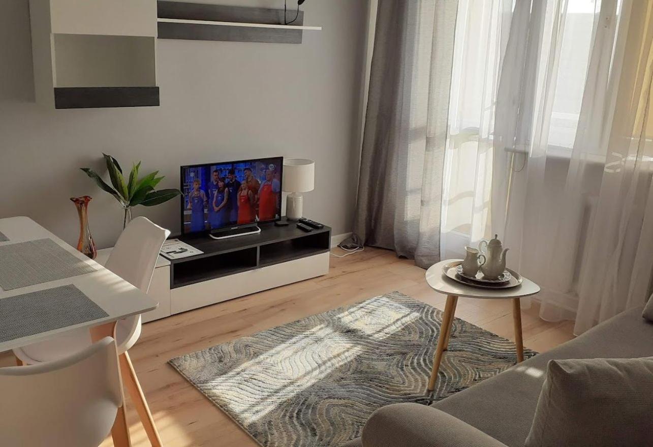 Apartament M-3 Centrum - 38M2 เชสโตฮอวา ภายนอก รูปภาพ